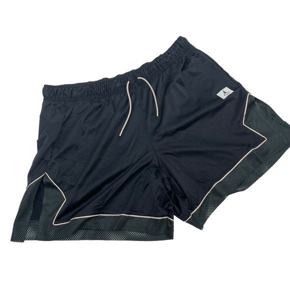 Nike Jordan Women’s Size 2X Black Diamond Loose Fit Athletic Shorts NWT - Picture 1 of 15